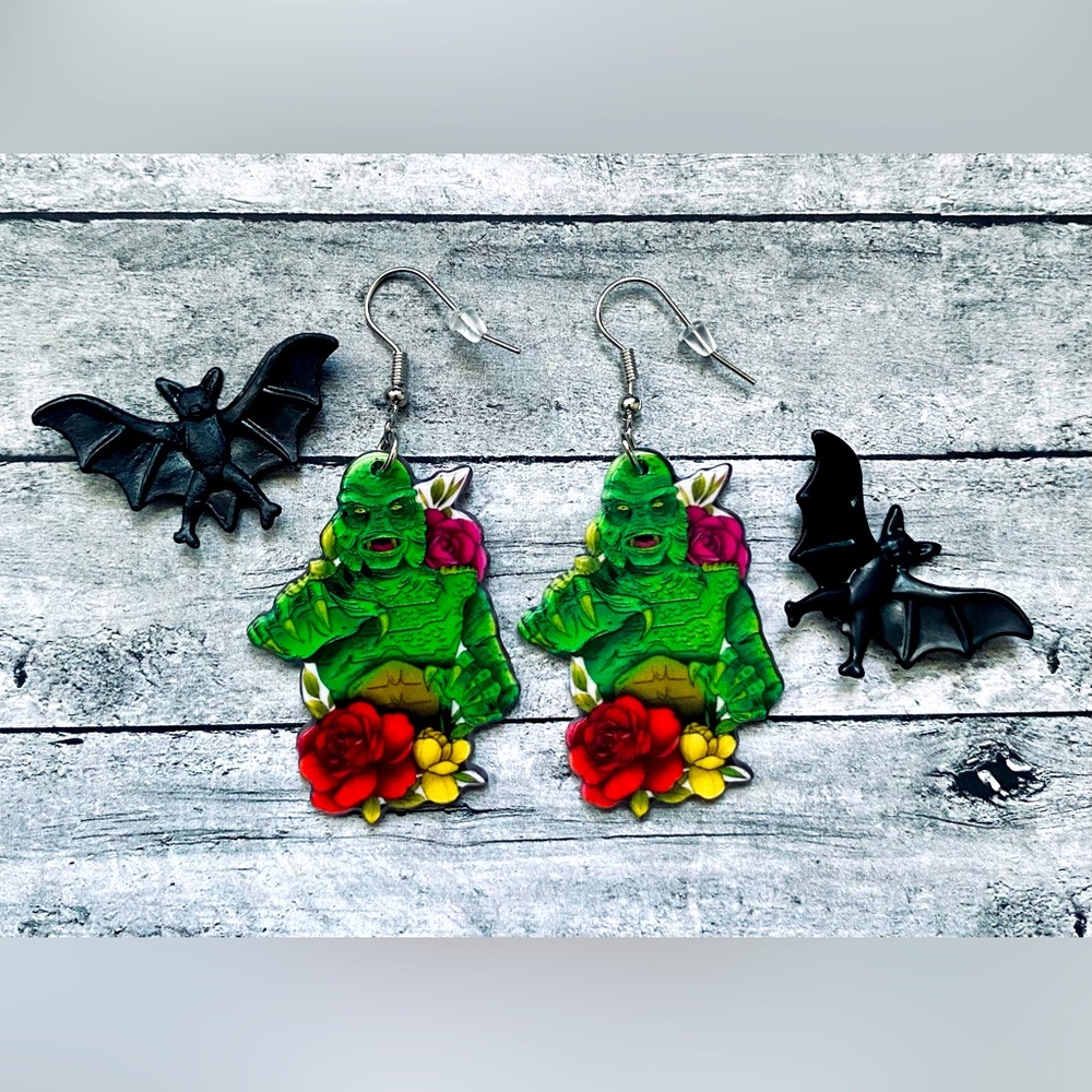 Horror Swamp Monster Haunt Scare Creature Earrings